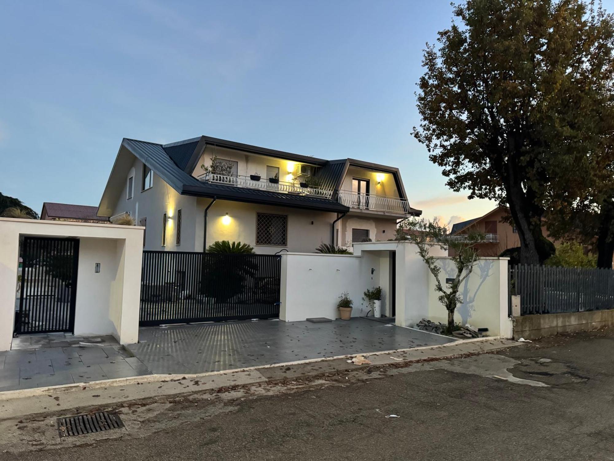 Villa Angelina Aquino Exterior photo